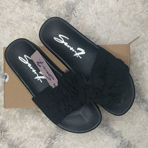 NIB Didi Ruffle Slides